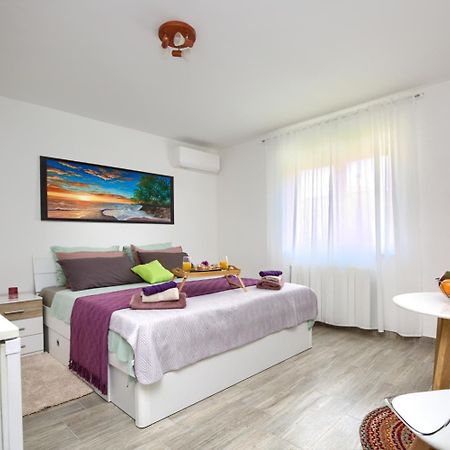 Kety Premantura Apartamento Exterior foto